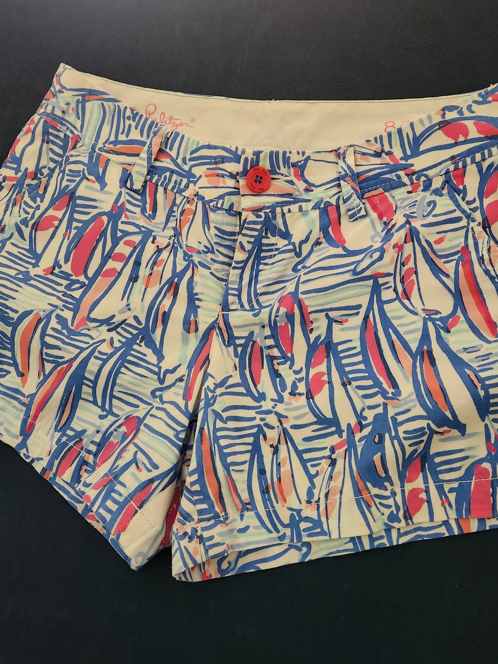 Lilly Pulitzer Red Right Return print Womens Callahan Shorts Size 8